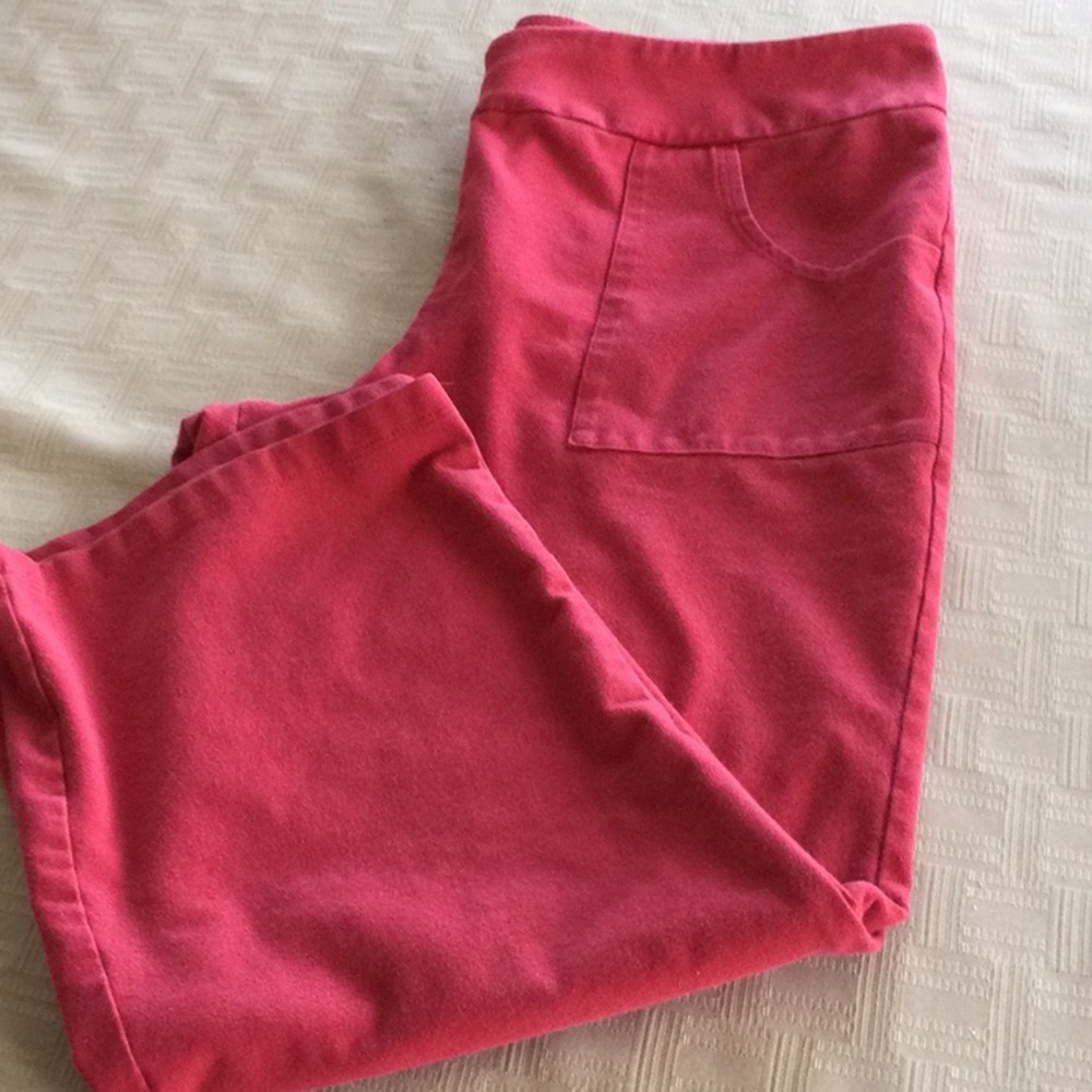 Women with Control red capris size M.